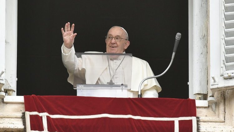 Regina Coeli: la Resurrección del Señor transforma nuestras vidas Regina Coeli: la Resurrección del Señor transforma nuestras vidas