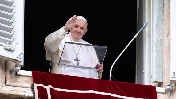 Regina Coeli: "Llevemos a Dios el sufrimiento del mundo" Regina Coeli: "Llevemos a Dios el sufrimiento del mundo"