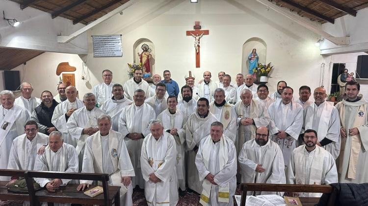 Sacerdotes de Gualeguaychú misionaron en distintos barrios Sacerdotes de Gualeguaychú misionaron en distintos barrios