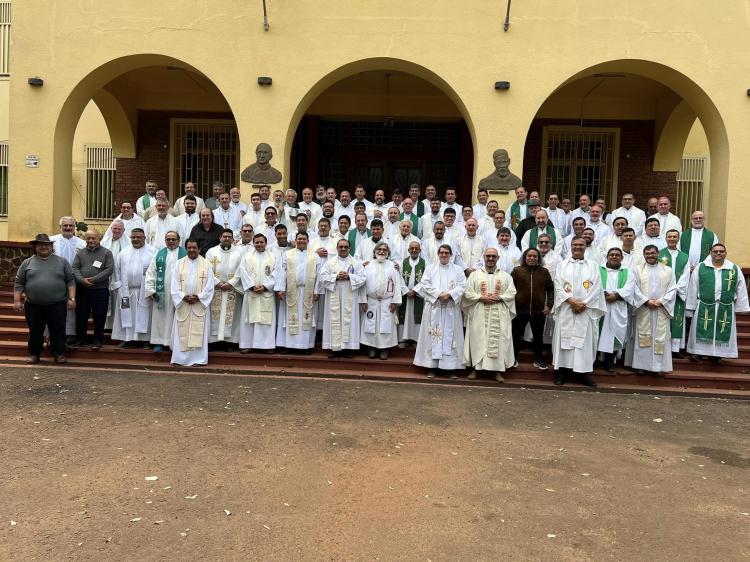 Sacerdotes de la región NEA analizaron la realidad del territorio Sacerdotes de la región NEA analizaron la realidad del territorio