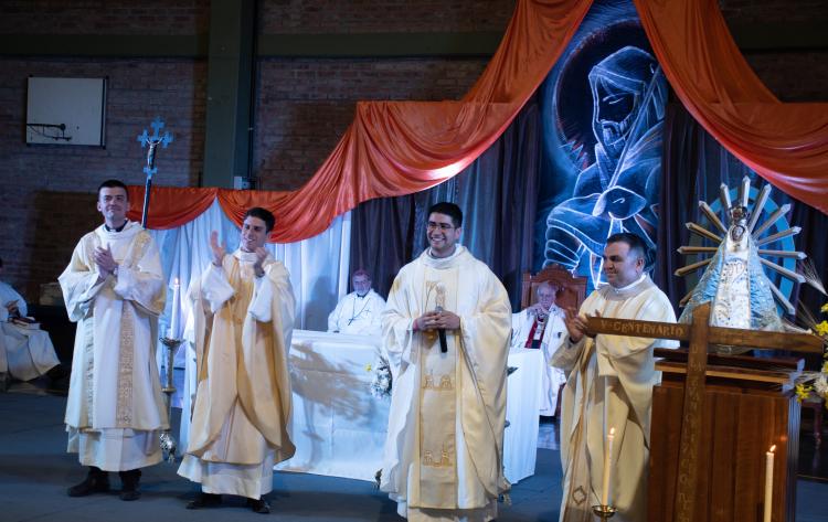 San Juan: tres nuevos sacerdotes y un diácono para la arquidiócesis San Juan: tres nuevos sacerdotes y un diácono para la arquidiócesis