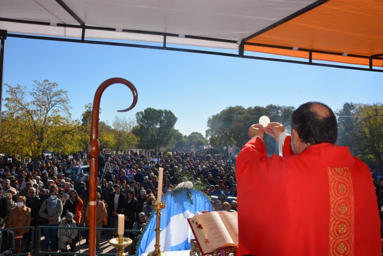 San Luis celebró al Santo Cristo de la Quebrada y al Divino Señor de Renca San Luis celebró al Santo Cristo de la Quebrada y al Divino Señor de Renca