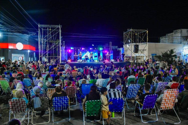 San Roque: la Diócesis y la Municipalidad realizaron un festival de Navidad San Roque: la Diócesis y la Municipalidad realizaron un festival de Navidad
