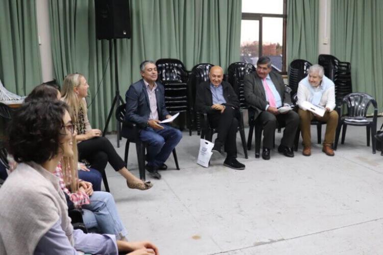 Santa Fe: Mons. Fenoy dialoga con comunicadores sobre el mensaje del Papa Santa Fe: Mons. Fenoy dialoga con comunicadores sobre el mensaje del Papa