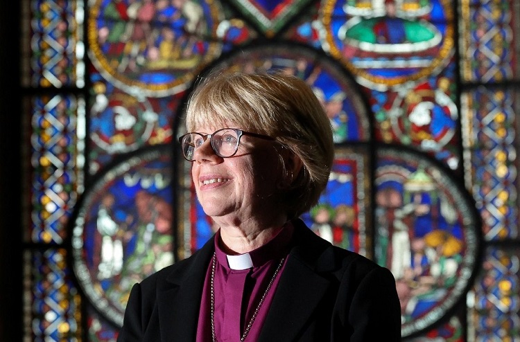 Sarah Mullally, primera mujer en la historia en liderar la Iglesia Anglicana