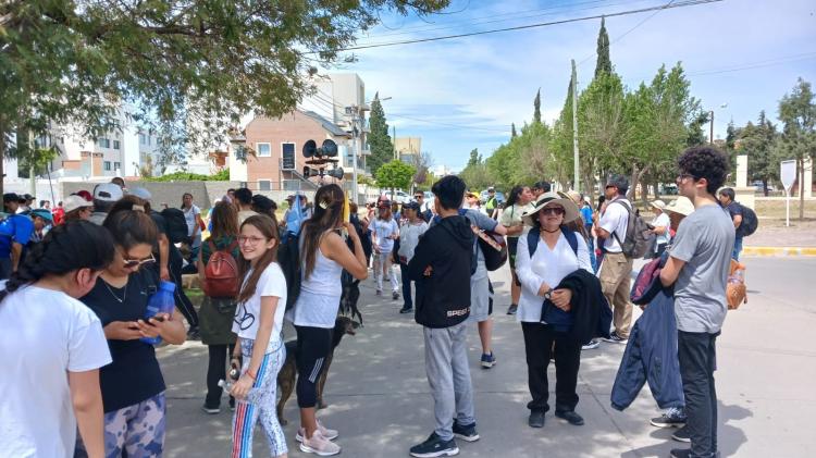 La diócesis de Rawson realizó una nueva Caminata Mariana Juvenil La diócesis de Rawson realizó una nueva Caminata Mariana Juvenil