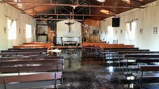 Solidaridad en Neuquén ante el incendio de una capilla Solidaridad en Neuquén ante el incendio de una capilla