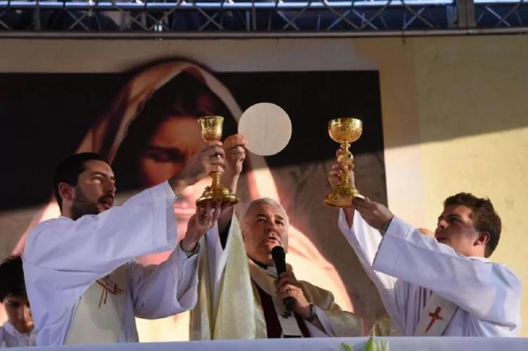 Tucumán: la fiesta del Corpus Christi se hará en cada comunidad parroquial Tucumán: la fiesta del Corpus Christi se hará en cada comunidad parroquial