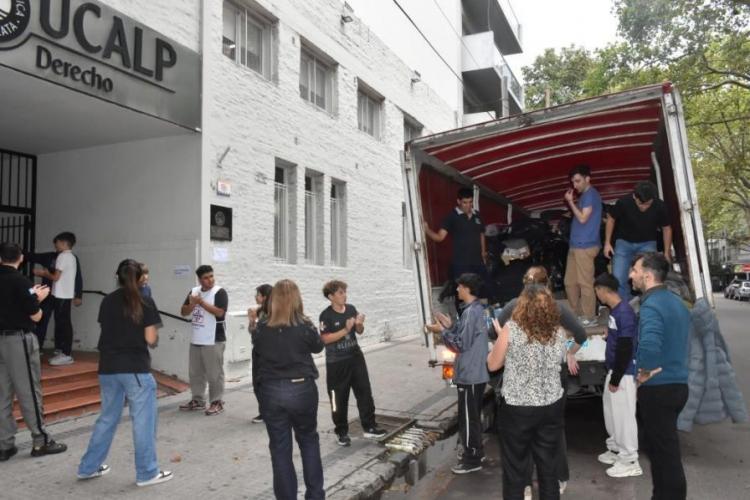 UCALP: camiones cargados de solidaridad salieron hacia Bahía Blanca UCALP: camiones cargados de solidaridad salieron hacia Bahía Blanca