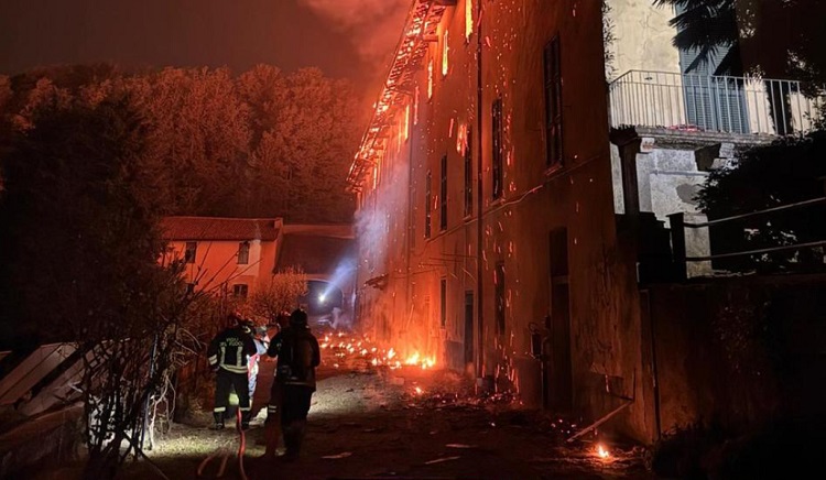 Un incendio destruyó el monasterio donde Carlo Acutis recibió su Primera Comunión