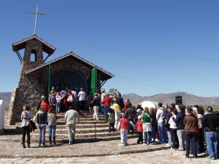 Una multitud bahiense celebró a la Virgen de Luján de la Sierra Una multitud bahiense celebró a la Virgen de Luján de la Sierra