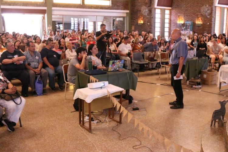 Santa Fe: Gran concurrencia en el Encuentro Arquidiocesano de Laicos Santa Fe: Gran concurrencia en el Encuentro Arquidiocesano de Laicos