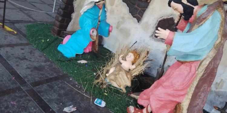 Vandalizaron el pesebre de la catedral de La Plata Vandalizaron el pesebre de la catedral de La Plata