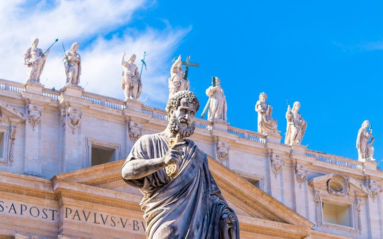 Vaticano: el camarlengo presidirá el rito de constatación de la muerte del Papa Vaticano: el camarlengo presidirá el rito de constatación de la muerte del Papa