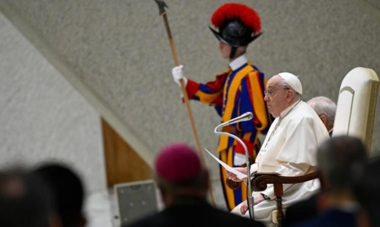 Vaticano: el Papa instó a seguir rezando por la paz y a denunciar la guerra Vaticano: el Papa instó a seguir rezando por la paz y a denunciar la guerra