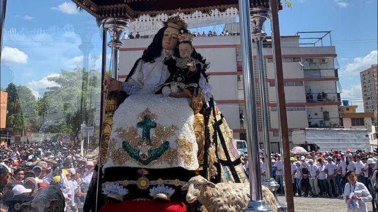 Venezolanos celebran a la Divina Pastora con una marcha de la esperanza Venezolanos celebran a la Divina Pastora con una marcha de la esperanza